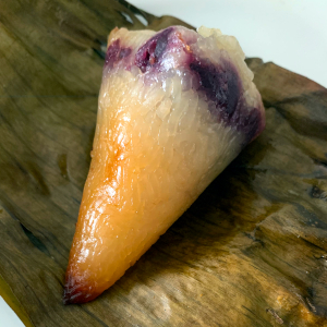紫芋の餡のカオニャオピン